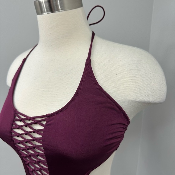 Abercrombie‎ Plum Monokini - Picture 2 of 11